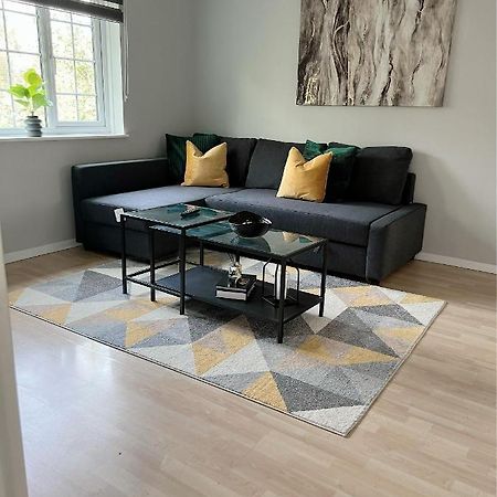Stunning Apartment In Beckton With Private Entrance Лондон Екстер'єр фото