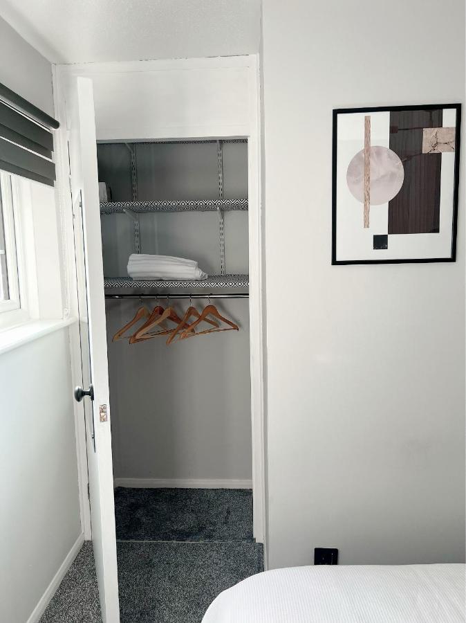 Stunning Apartment In Beckton With Private Entrance Лондон Екстер'єр фото
