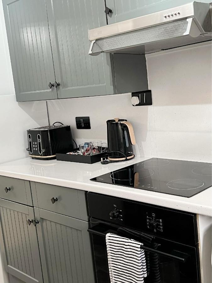 Stunning Apartment In Beckton With Private Entrance Лондон Екстер'єр фото