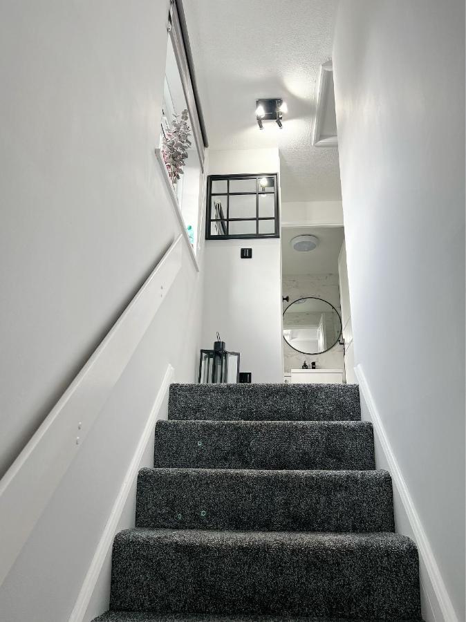 Stunning Apartment In Beckton With Private Entrance Лондон Екстер'єр фото