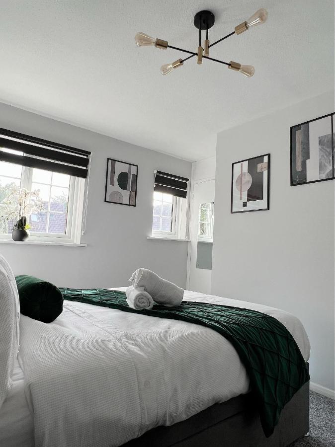 Stunning Apartment In Beckton With Private Entrance Лондон Екстер'єр фото