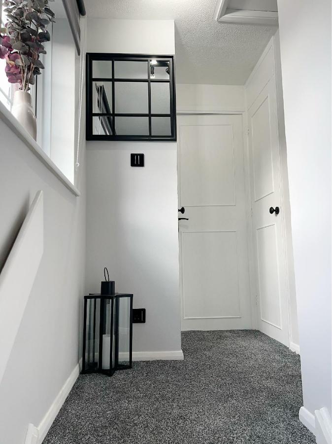 Stunning Apartment In Beckton With Private Entrance Лондон Екстер'єр фото